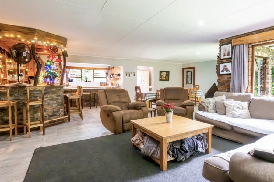 5 Bedroom Property for Sale in Fernridge Western Cape